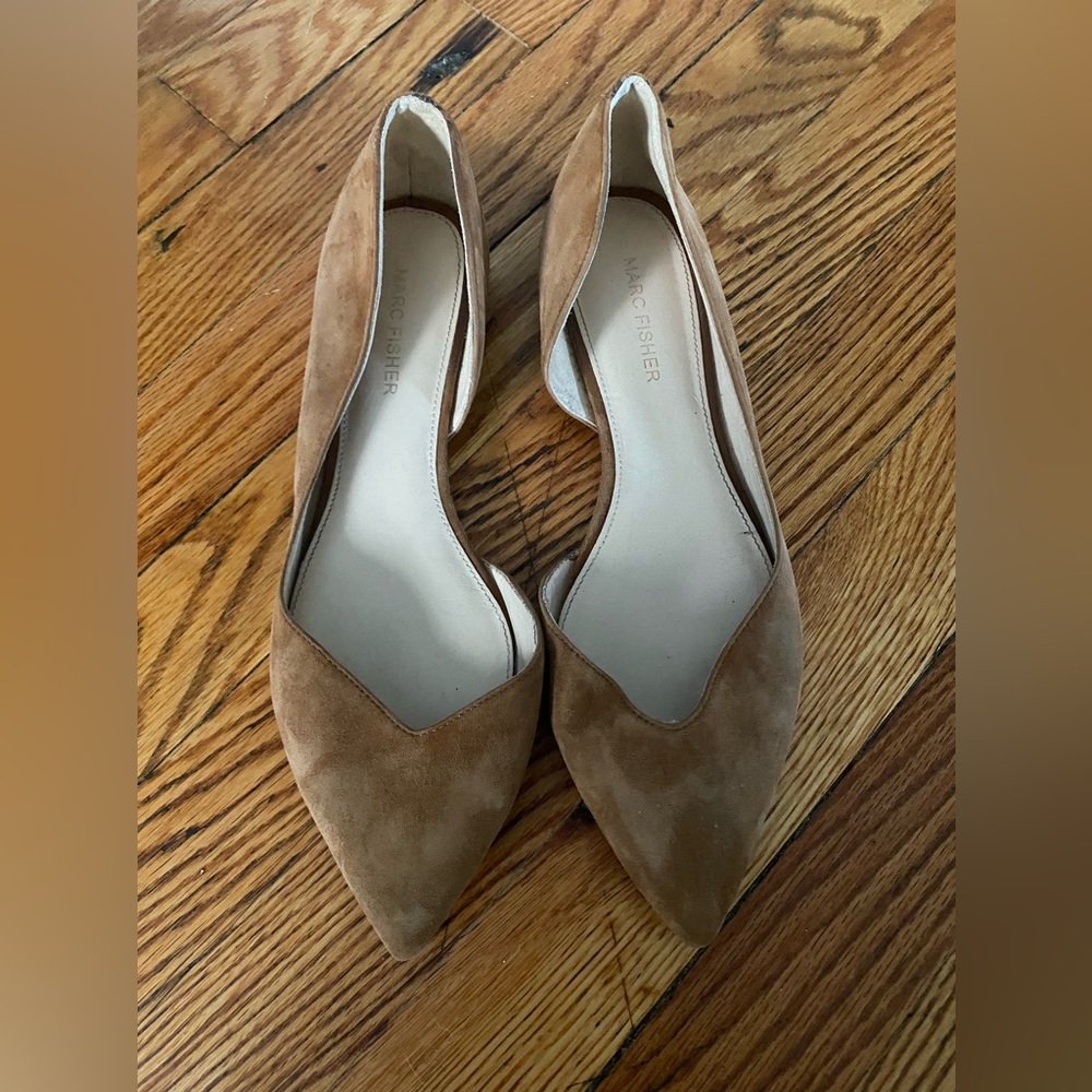 Marc Fisher tan flats